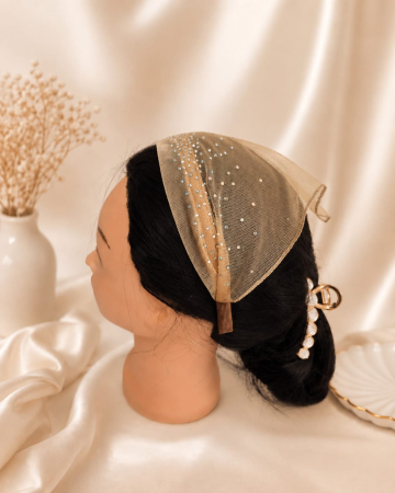Baticute & Cordelute - Baticut elegant pentru biserica pe coronita, accesoriu de cap din tulle usor si confortabil, model feminin cu strasuri, Bej Auriu cu Strasuri Irizante