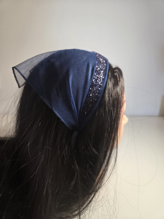 Baticute cu accesoriu pe coronita/cordeluta - Baticut elegant pe coronita din tulle, Bleumarin, strasuri delicate