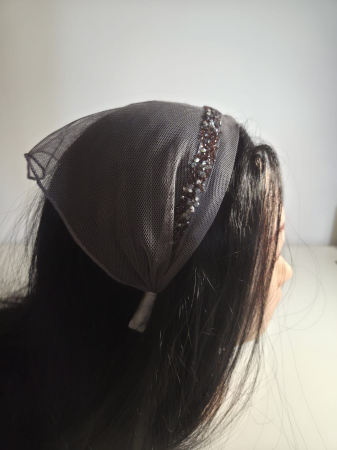 Baticute cu accesoriu pe coronita/cordeluta - Baticut elegant pe coronita din tulle, Gri Antracit strasuri delicate