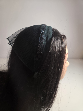 Baticute cu accesoriu pe coronita/cordeluta - Baticut elegant pe coronita din tulle, model Crystal Black cu strasuri delicate