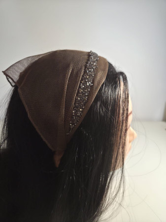 Baticute cu accesoriu pe coronita/cordeluta - Baticut elegant pe coronita din tulle, model Crystal Maro cu strasuri delicate
