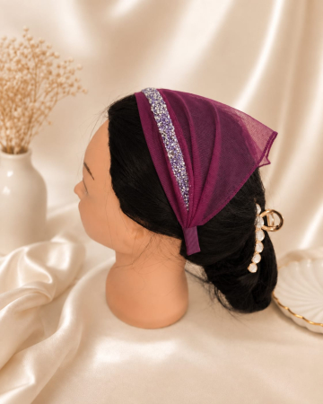 Baticute & Cordelute - Baticut elegant pentru biserica pe coronita din tulle fucsia cu strasuri lila si argintii.