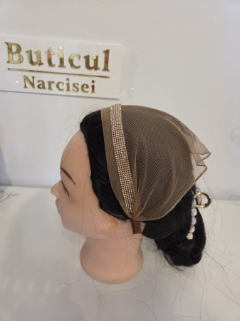 Baticute cu accesoriu pe coronita/cordeluta - Baticut elegant pentru biserica pe coronita, Bronz Satinat, din tulle fin cu strasuri champagne, accesoriu de cap feminin si rafinat.
