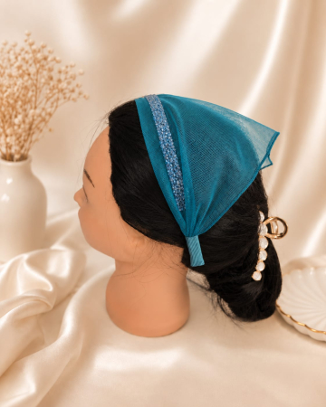Baticute & Cordelute - Baticut elegant pentru biserica pe coronita din tulle turcoaz cu strasuri bleu, accesoriu de cap feminin.