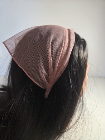 Baticute  simple pe coronita/cordeluta - Baticut din tulle pe coronita, model simplu Rose Nude, accesoriu de cap feminin si comod