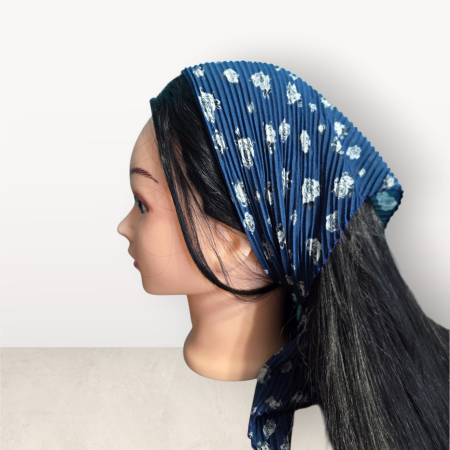 Baticute Plisate cu Model - Baticut plisat elegant pentru biserica, material usor si confortabil, model feminin, Elegant Blue Roses