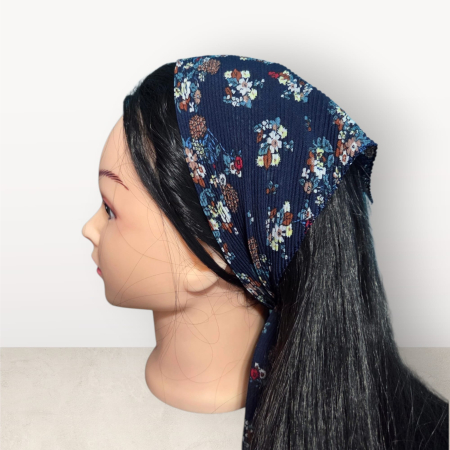 Baticute Plisate cu Model - Baticut plisat elegant pentru biserica, material usor si confortabil, model feminin, Navy Blossom