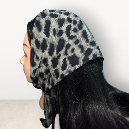 Baticut plisat elegant pentru biserica, material usor si confortabil, model feminin, Silver Leopard [1]