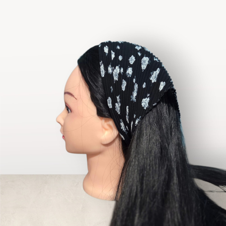 Baticute Plisate cu Model - Baticut plisat elegant pentru biserica, material usor si confortabil, model feminin, White Roses Noir