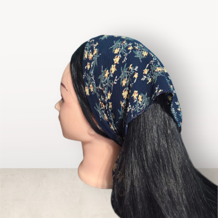 Baticute Plisate cu Model - Baticut plisat elegant pentru biserica, material usor si confortabil, model feminin, Navy Blossom