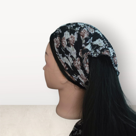 Baticute Plisate cu Model - Baticut plisat elegant pentru biserica, material usor si confortabil, model feminin, Noir Floral Elegance