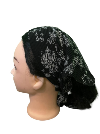 Baticute & Cordelute - Baticut plisat pentru femei, negru cu imprimeu floral alb, accesoriu de cap feminin, elegant si confortabil.