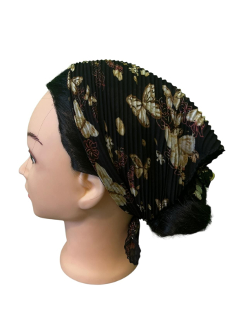 Baticute & Cordelute - Baticut plisat pentru femei, negru cu imprimeu de fluturi bej-aurii, accesoriu de cap feminin, elegant si confortabil.