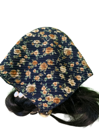 Baticut plisat pentru femei, bleumarin cu imprimeu floral caramel si bej, accesoriu de cap feminin, elegant si confortabil. [1]