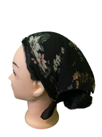Baticute & Cordelute - Baticut plisat pentru femei, negru cu flori crem, teracota si verde, accesoriu de cap feminin, elegant si confortabil.
