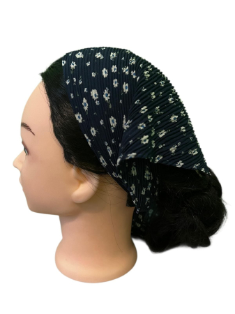 Baticute Plisate cu Model - Baticut plisat pentru femei, bleumarin cu imprimeu floral alb-albastru, accesoriu de cap feminin, elegant si confortabil.