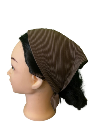 Baticute plisate simple - Baticut plisat simplu pentru biserica, model mic, maro cappuccino, accesoriu de cap feminin, discret si confortabil.