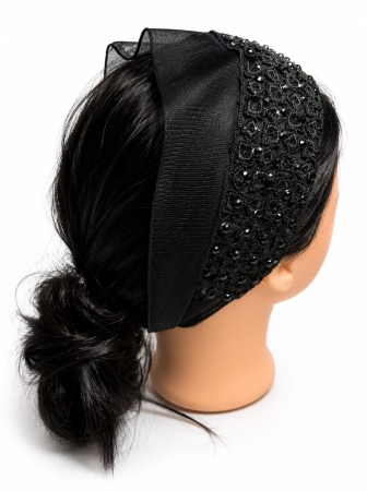 Esarfa brodata - Esarfa brodata neagra de pus pe cap, cu broderie bogata si strasuri negre, accesoriu elegant pentru mirese si evenimente speciale.