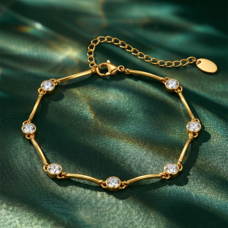 Brățară Damă Delicată cu Zirconii, Aurie, Oțel Inoxidabil 316, placat cu aur de 18k, Lungime Ajustabilă 16.5 + 5 cm, Grosime 4 mm [1]
