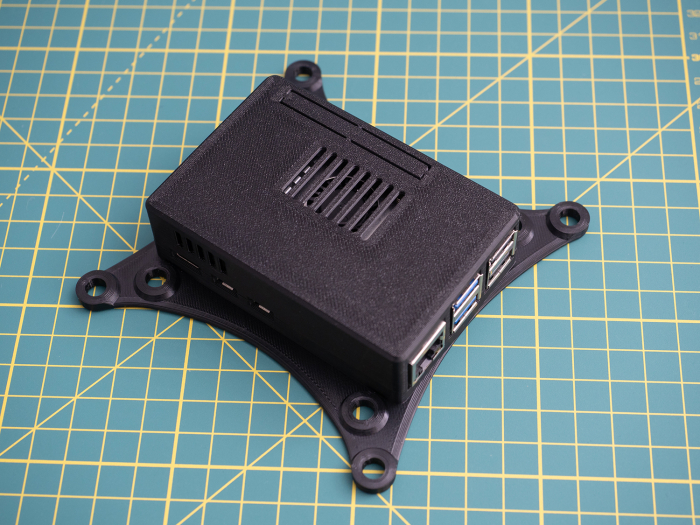 Carcasă Creartify pentru Raspberry Pi 5, VESA 75/100, neagră [3]