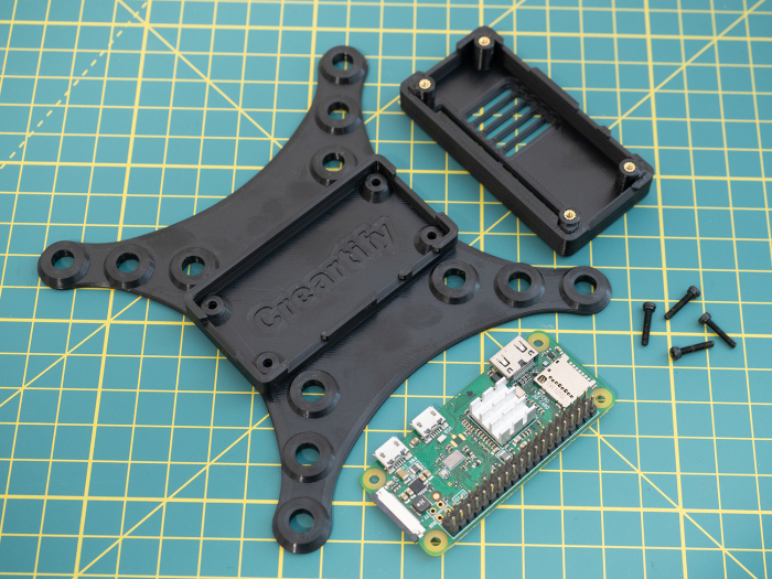 Carcasă Creartify pentru Raspberry Pi Zero, VESA 50/75/100, neagră [9]