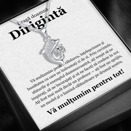 CADOU PROFESORI - Set Cadou pentru Doamnă Dirigintă– Colier cu Pandativ Spiritul Oceanului din Argint 925 placat cu rodiu, Cutie Elegantă și Felicitare Personalizată