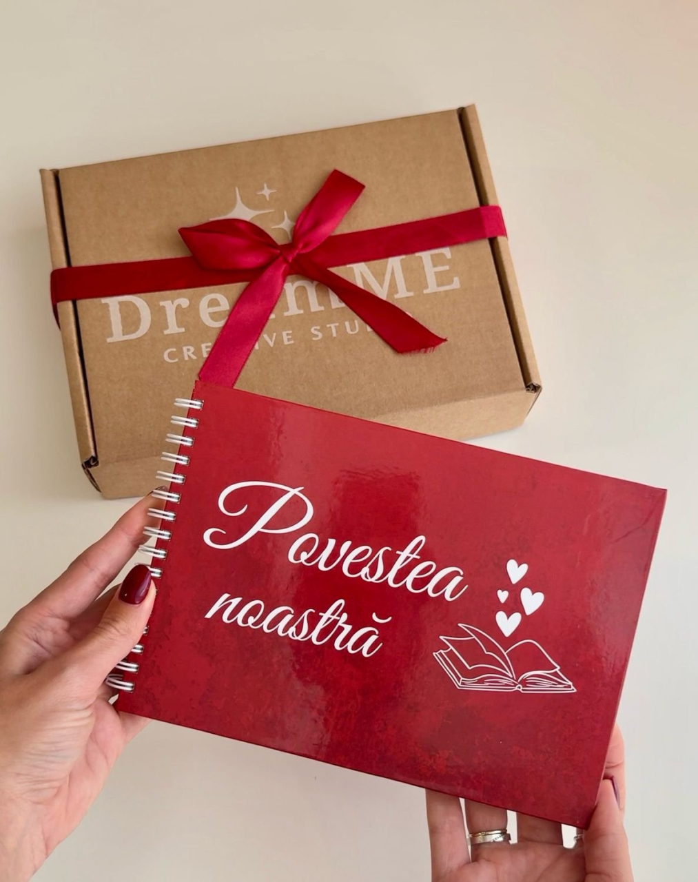 KIT Povestea Noastră + Ornament Personalizat  [3]