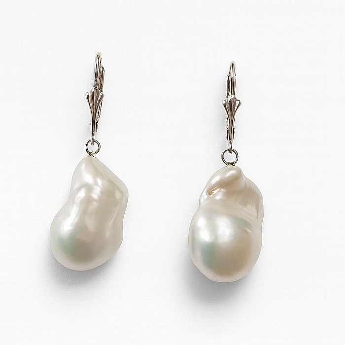 Cercei Perle Mari Baroque Edison Albe, Aur 14K, Formă Organică | KASKADDA® [2]