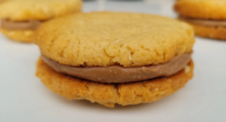 MIERE & DULCIURI NATURALE - Biscuiți unt de arahide și cremă de ciocolată 100g – Cămara Ta