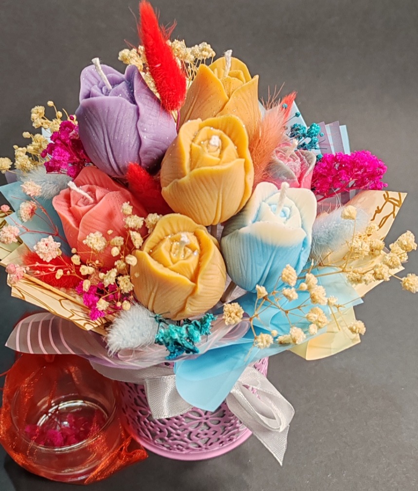 BUCHET DE 9 LALELE COLORATE SI PARFUMATE