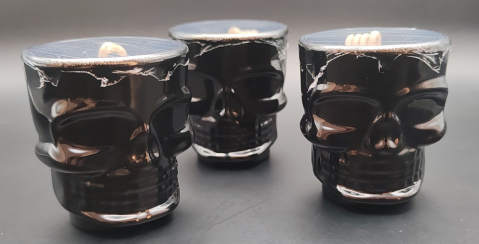 Lumanari in Recipient - LUMANARE DECORATIVA IN RECIPIENT TIP CRANIU