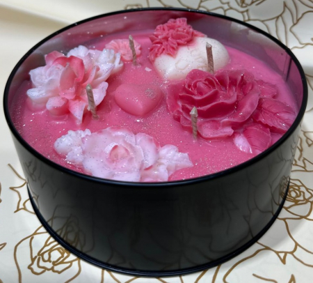 Lumanari in Recipient - LUMANARE PARFUMATA CU ORNAMENTE FLORARE