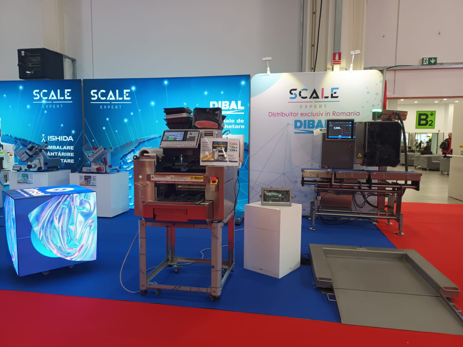 Vizitatori la standul cantare-platforme.ro la INDAGRA 2025