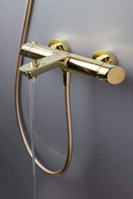 Baterie pentru cadă, montare pe perete [2]