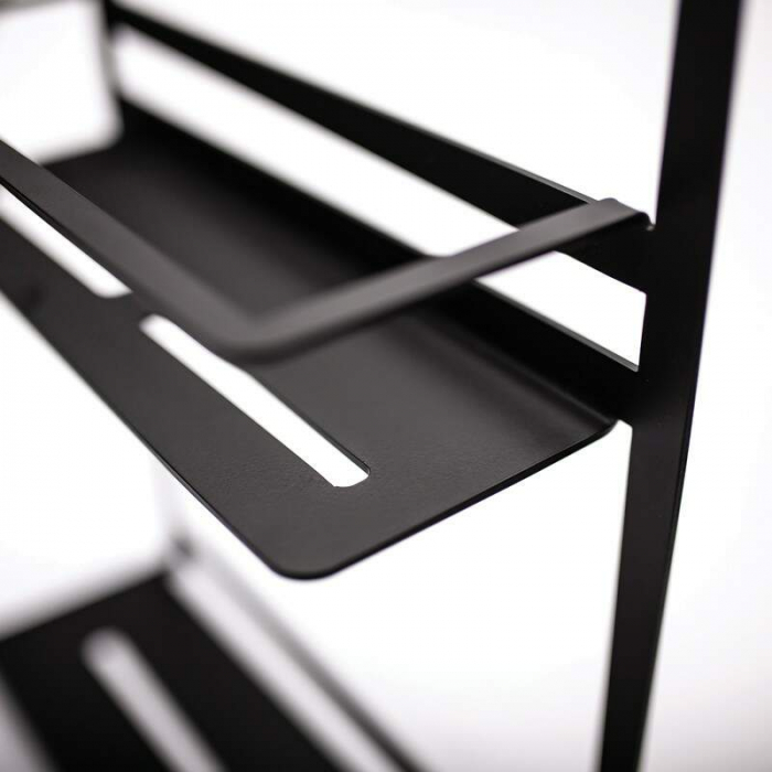 Raft, agățat de cabină [6]