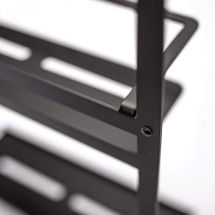 Raft, agățat de cabină [8]