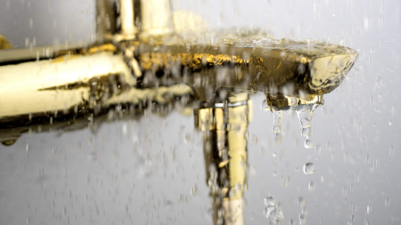 Baterie pentru cadă, montare pe perete [1]