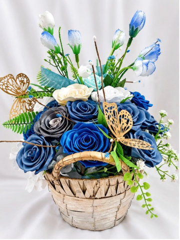 Aranjamente florale din satin - Coș floral elegant,,Blue Harmony,"