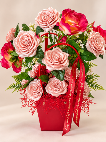 Aranjamente florale din satin - Eleganță în fiecare detaliu