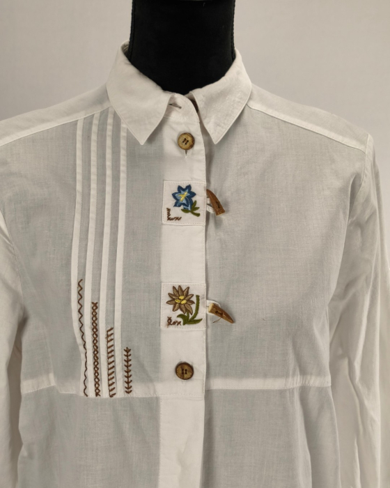 Camasa-dama-Meico-alba-100-bumbac-broderii-florale-nasturi-lemn-Caramia [2]