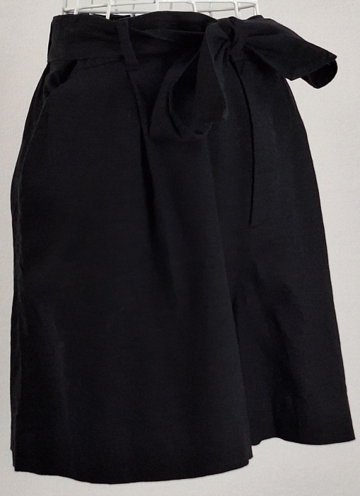 Pantaloni scurți negri Women Essentials by Tchibo din in și viscoză [5]