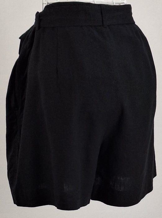 Pantaloni scurți negri Women Essentials by Tchibo din in și viscoză [6]