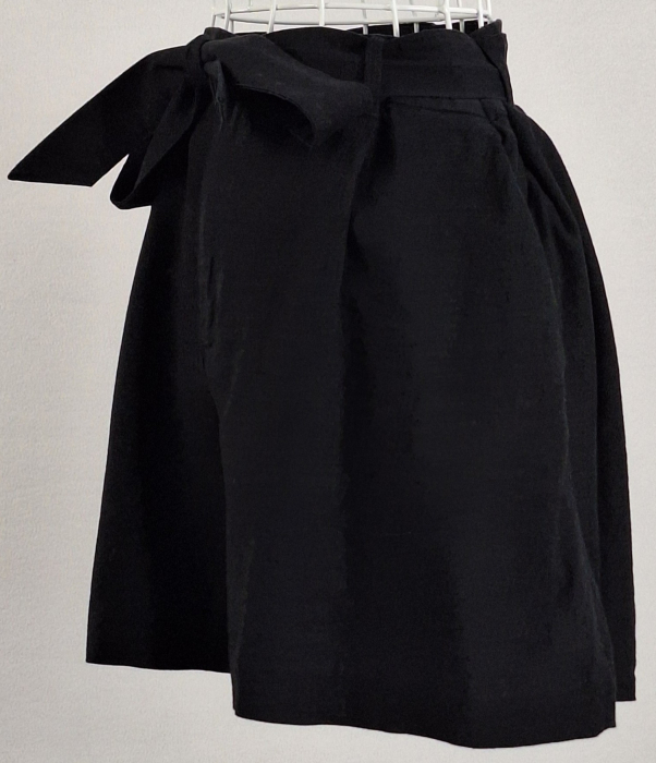 Pantaloni scurți negri Women Essentials by Tchibo din in și viscoză [4]
