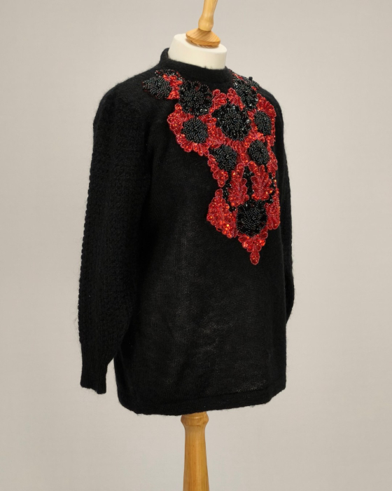 Pulover artizanal negru blend de mohair cu paiete roșii și mărgele negre [4]
