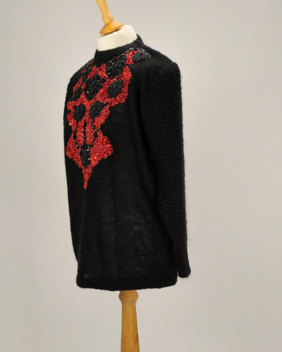 Pulover artizanal negru blend de mohair cu paiete roșii și mărgele negre [2]