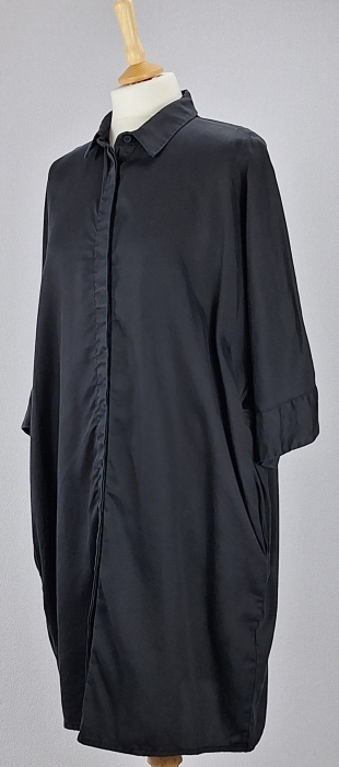 Caramia – Rochie-cămașă NA-KD 100% lyocell negru oversize [2]