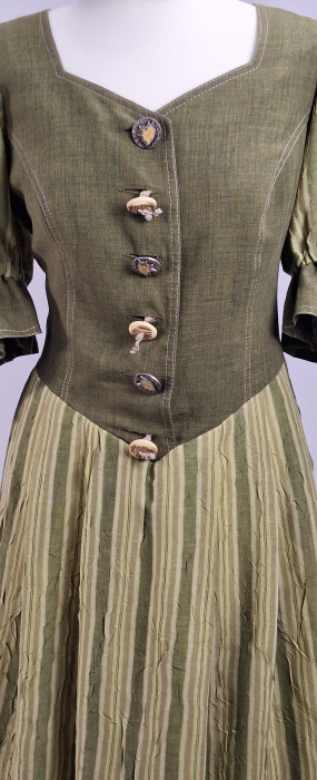 Rochie Hagro stil Dirndl verde salvie cu nasturi [2]