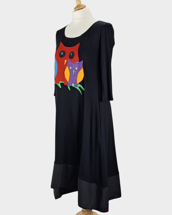 Rochie neagră premium cu aplicație textilă bufnițe colorate [2]