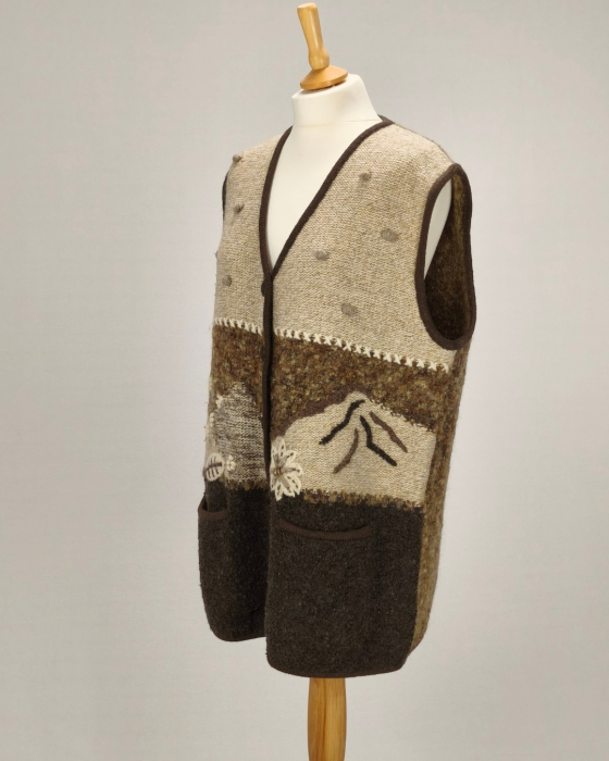 V.I.P. Fashion vestă 50% mohair maro bej cu aplicații florale și nasturi metalici L [3]