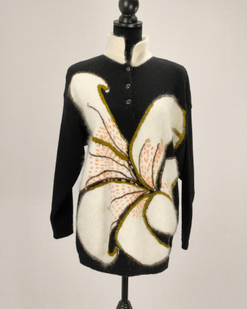 Pulovere și cardigane - Cecilia Benetti cardigan Made in Italy lână angora negru cu floare albă